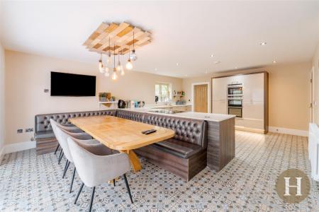 Hadleigh Estate Agents-13.jpg