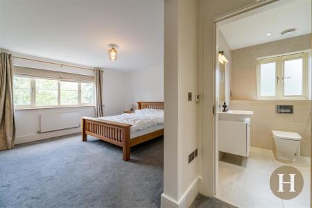 Hadleigh Estate Agents-33.jpg