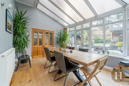 Hadleigh Estate Agents-28.jpg