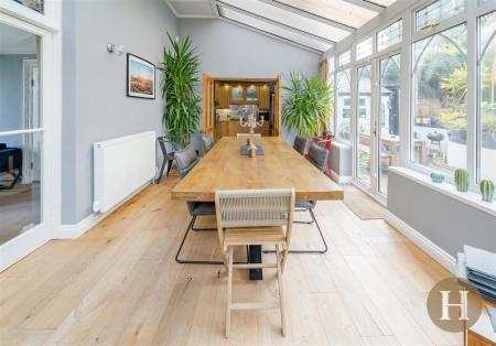 Hadleigh Estate Agents-32.jpg