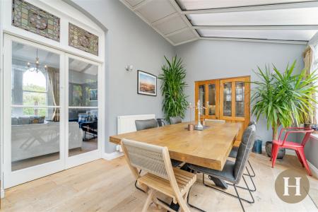 Hadleigh Estate Agents-29.jpg