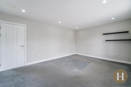 Hadleigh Estate Agents-8.jpg