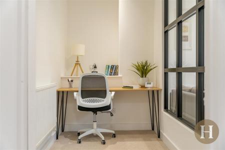 Hadleigh Estate Agents-52.jpg