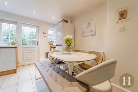 Hadleigh Estate Agents-6.jpg