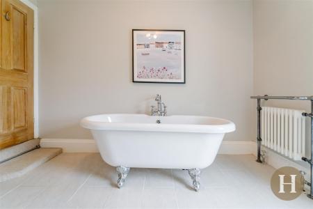 Hadleigh Estate Agents-32.jpg