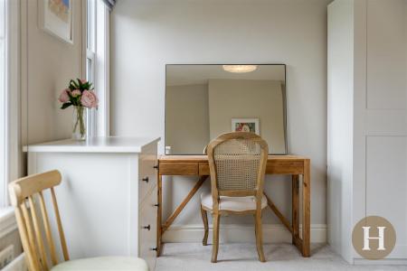 Hadleigh Estate Agents-39.jpg