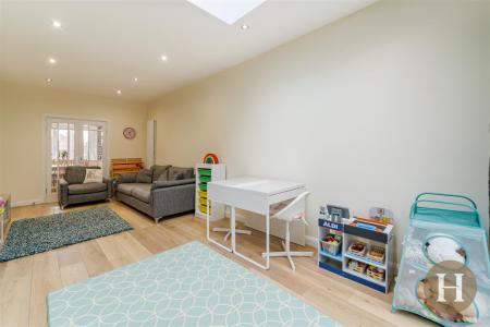 Hadleigh Estate Agents-14.jpg