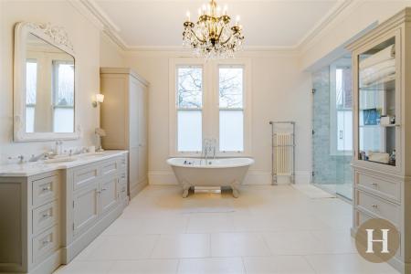 Master Ensuite