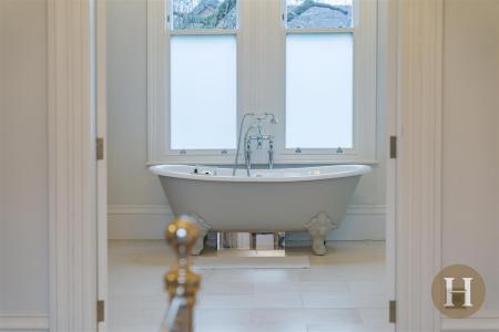 Hadleigh Estate Agents-39.jpg