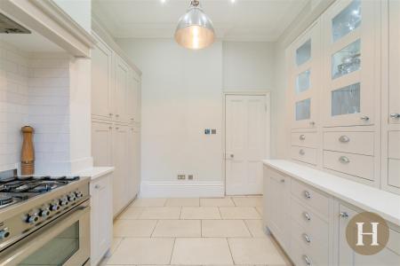 Hadleigh Estate Agents-32.jpg