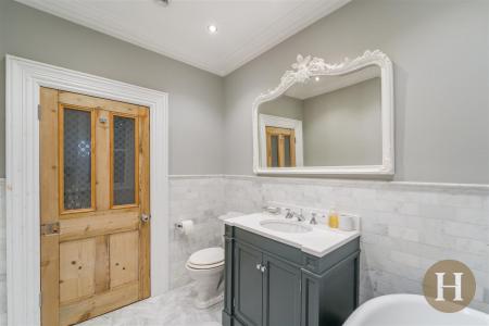 Hadleigh Estate Agents-94.jpg