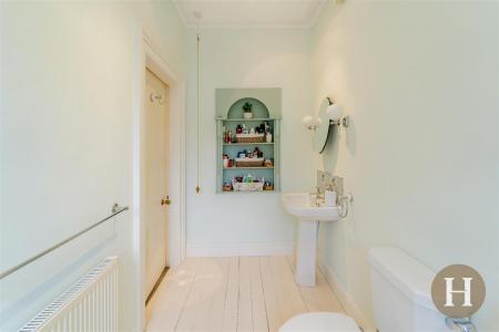 Hadleigh Estate Agents-56.jpg