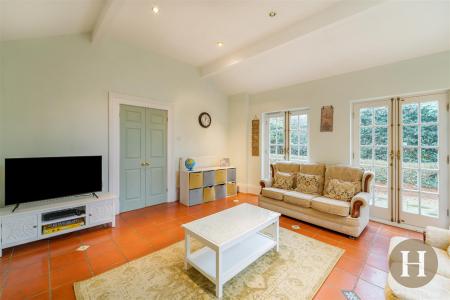 Hadleigh Estate Agents-28.jpg