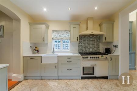 Hadleigh Estate Agents-24.jpg