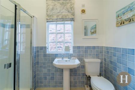 Hadleigh Estate Agents-57.jpg