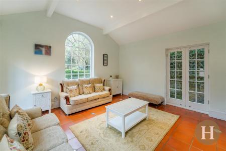 Hadleigh Estate Agents-26.jpg