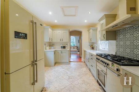 Hadleigh Estate Agents-23.jpg