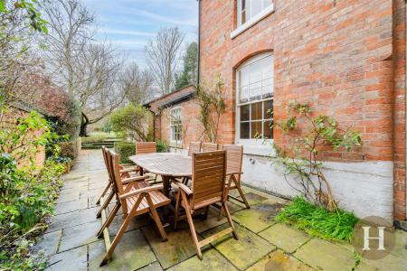 Hadleigh Estate Agents-74.jpg