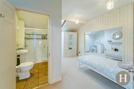 Hadleigh Estate Agents-63.jpg