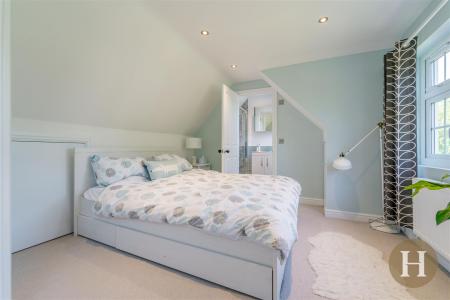 Hadleigh Estate Agents-37.jpg