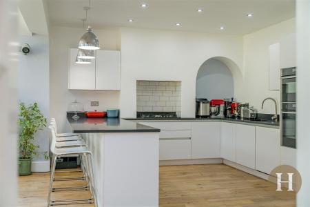 Hadleigh Estate Agents-39.jpg