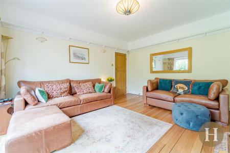 Hadleigh Estate Agents-39.jpg