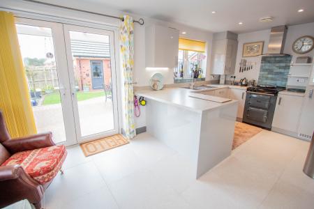 Kitchen/Dining room
