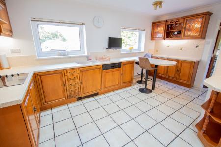 Kitchen/Breakfast Room