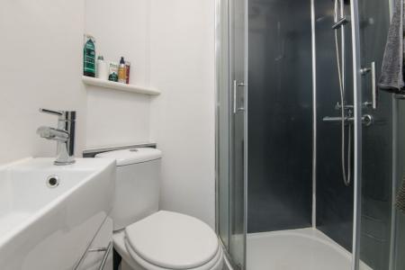 Annexe shower room