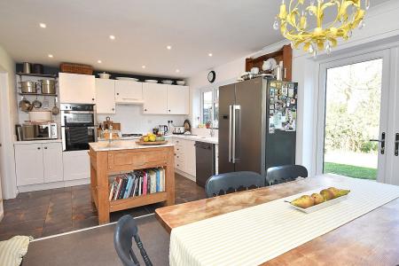 Kitchen/Dining Area