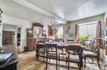 1347897-18-68bb13...