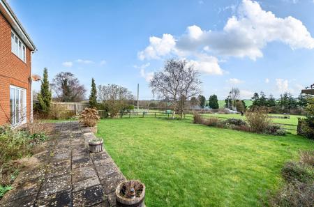 1407042-4-699d848...