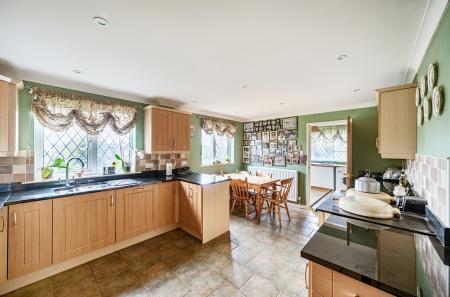Kitchen/Dining