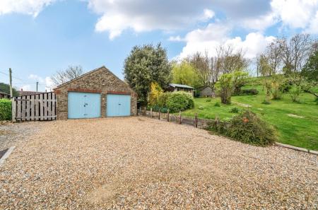 Driveway/Garage