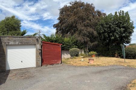 Driveway/Garage