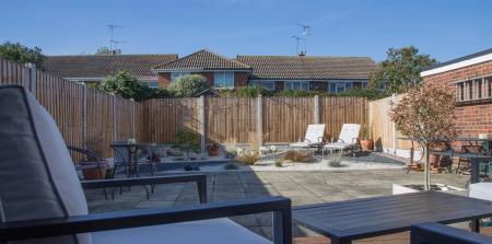 _21 Sharpington Close 300 .jpg