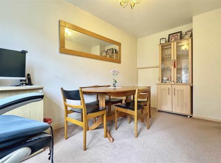 Dining Room b.jpg