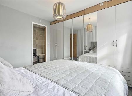 Master Bedroom b.jpg