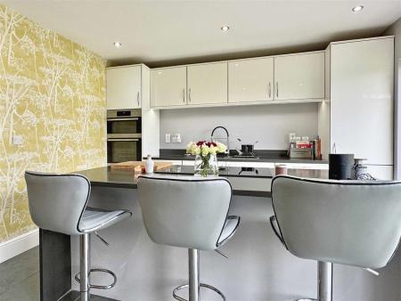 Kitchen f.jpg