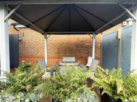 pergola.jpg