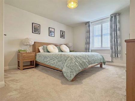 Master Bedroom b.jpg