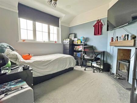 bed2.jpg