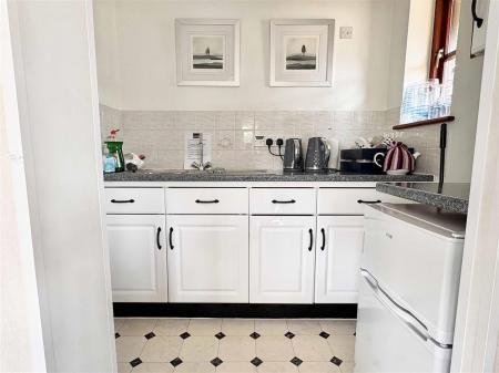 comkitchen.jpg