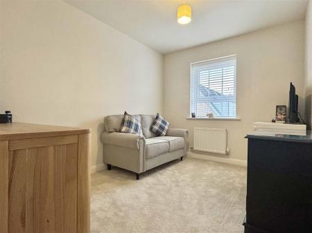 Bedroom 4.jpg