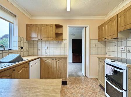 Kitchen b.jpg