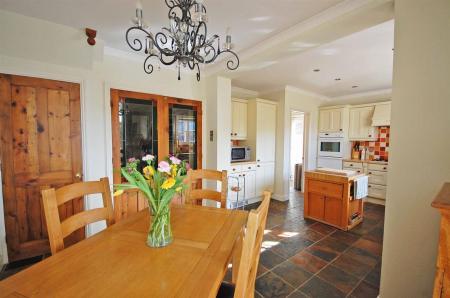 kitchen breakfast1.jpg