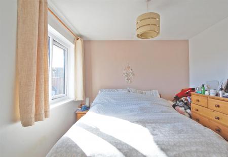 Bedroom 1b.jpg