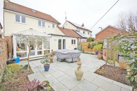 rear garden1.jpg