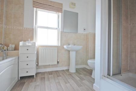 En-Suite To Master.jpg