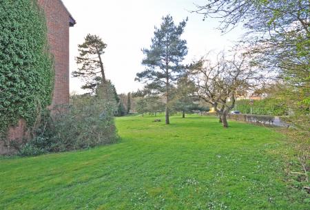 Communal Gardens.jpg